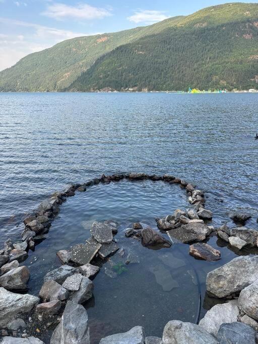 Lake Time Harrison Harrison Hot Springs Exterior photo