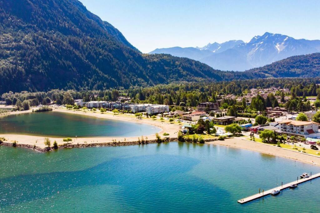 Lake Time Harrison Harrison Hot Springs Exterior photo